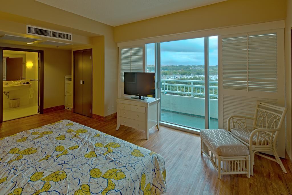 Verona Resort & Spa Tumon Exterior photo